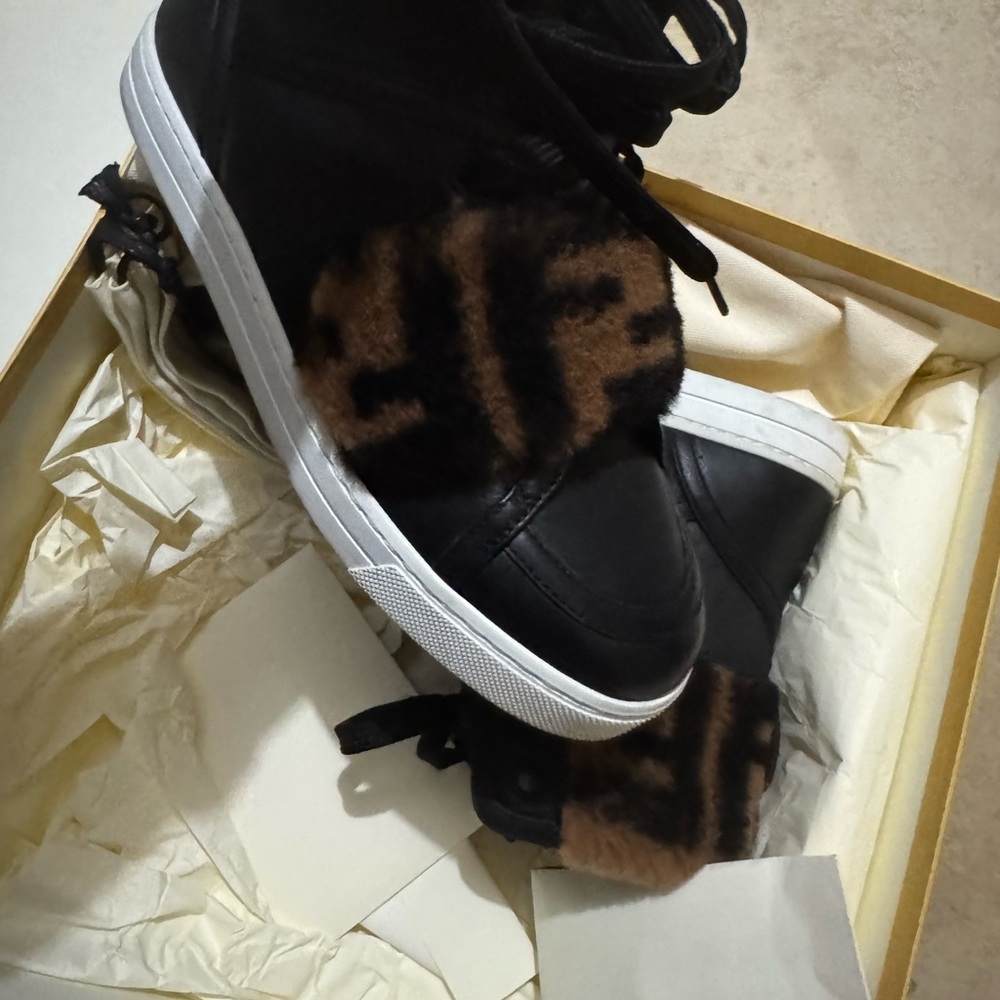 Fendi Sherlyn strap Women's Black and Brown Sneakers